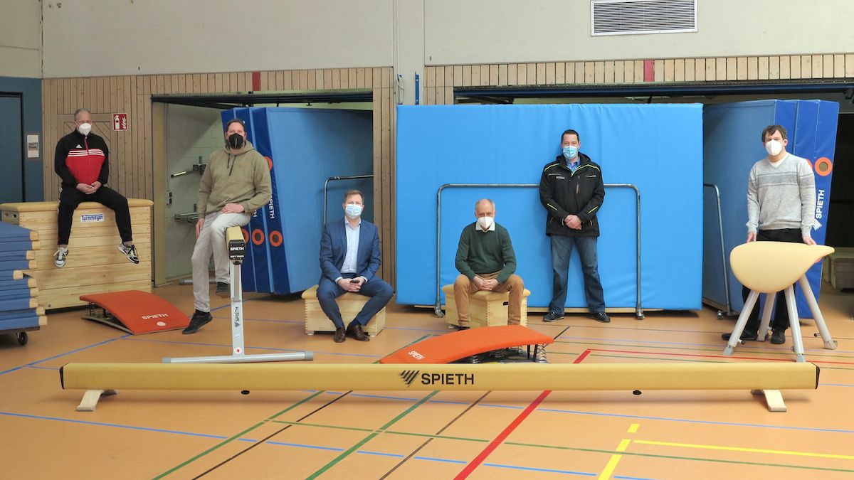 50.000 Euro für den Sport - Neue Turngeräte für die Nassau-Oranien-Halle