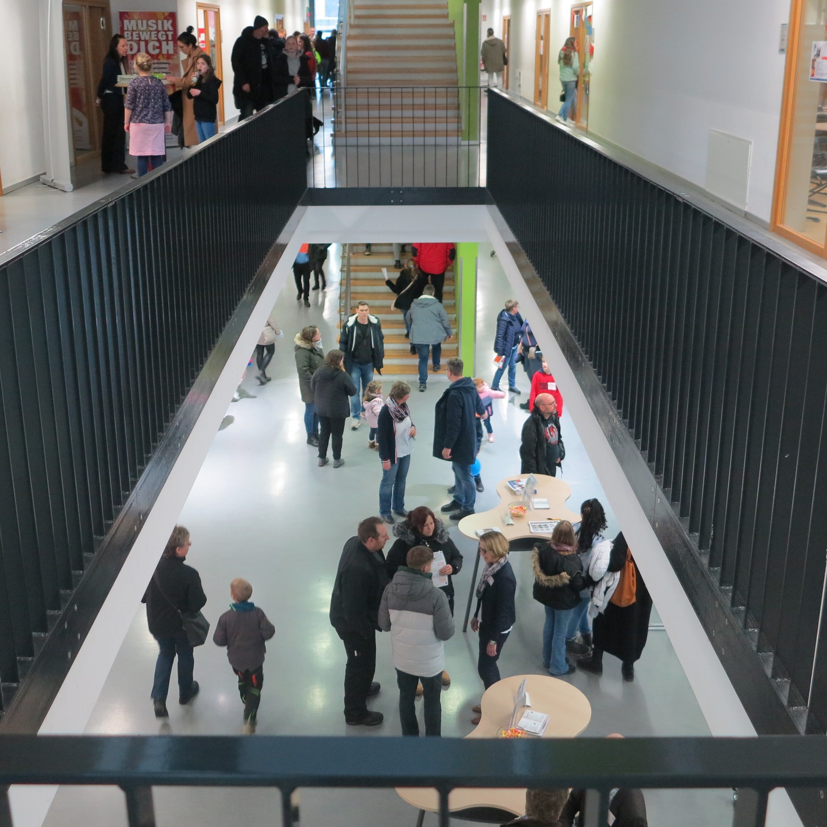 Viele Besucher beim Tag der offenen Tür