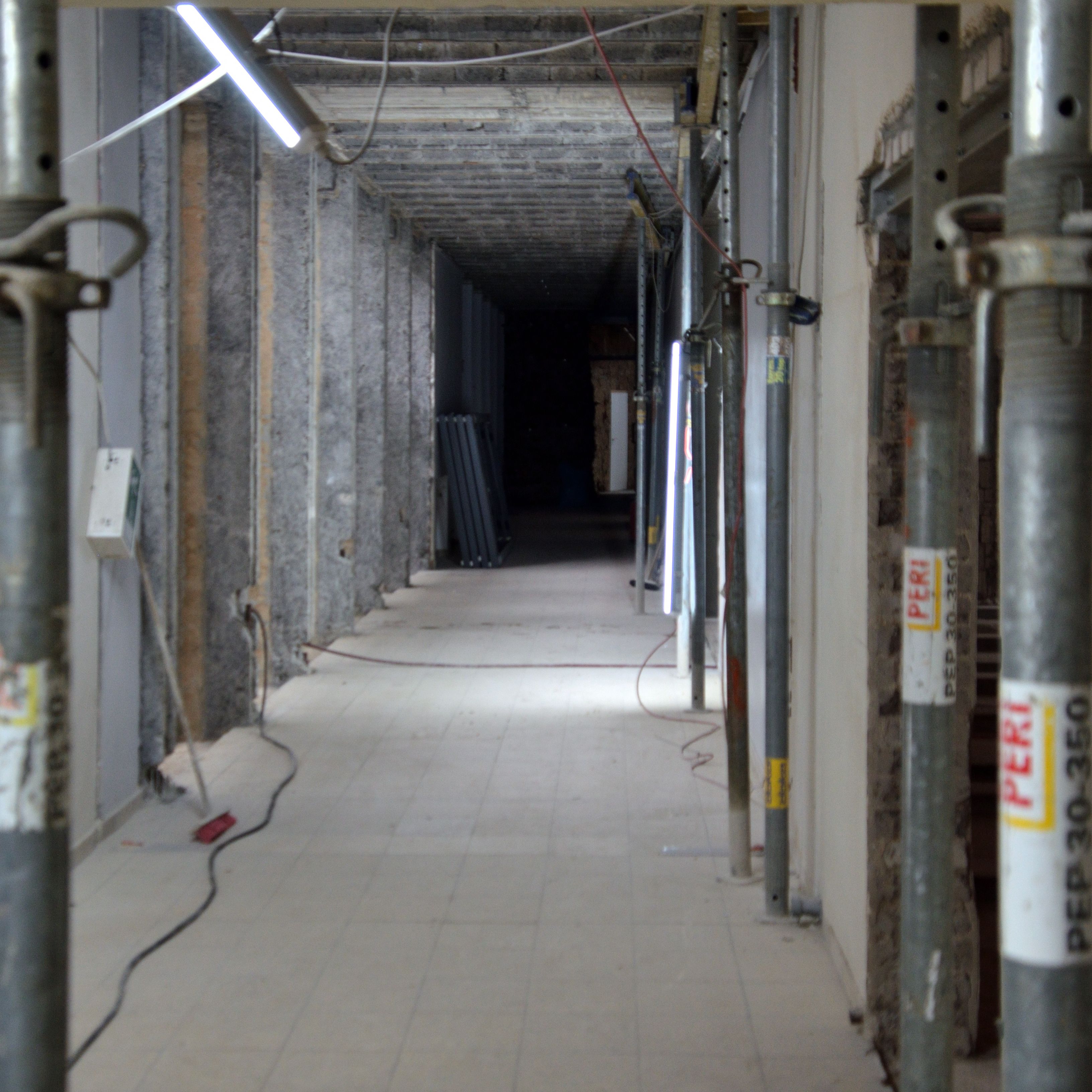 Sanierung des Altbaus Nord - Schulleitung besichtigt Baufortschritt