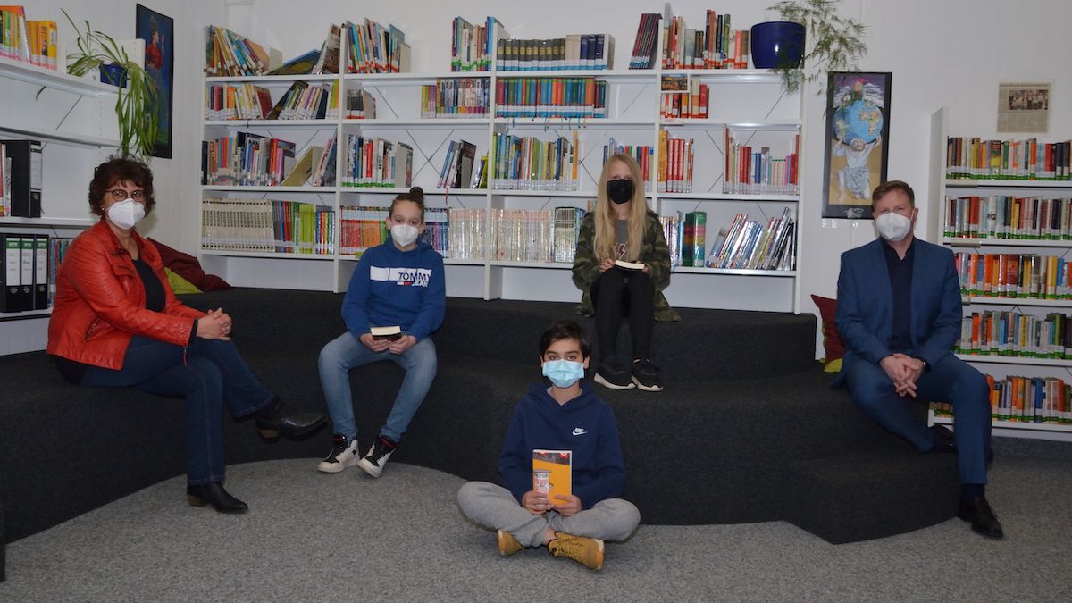 Schulsieger Sammy Runge hat auch den Kreisentscheid des Vorlesewettbewerbs gewonnen