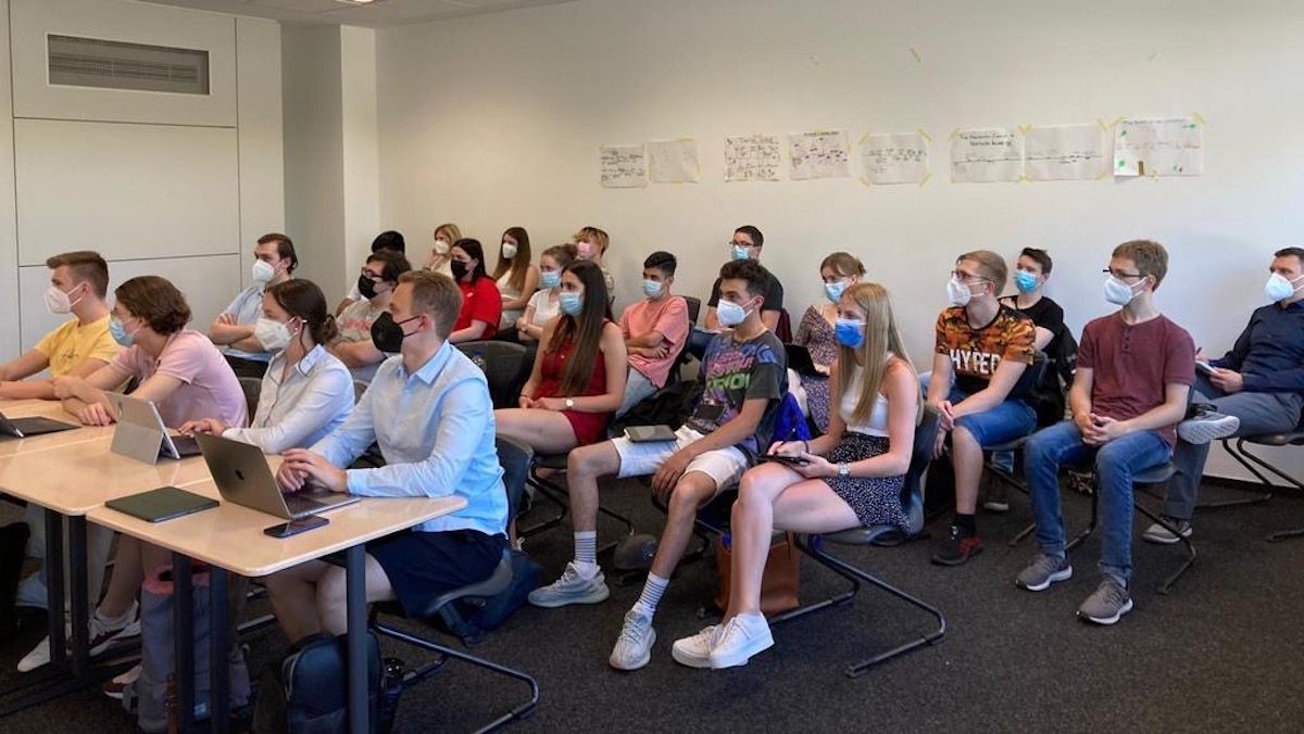 Reger Austausch mit Lucia Puttrich - Hessische Europaministerin diskutiert mit Schülern der WvO