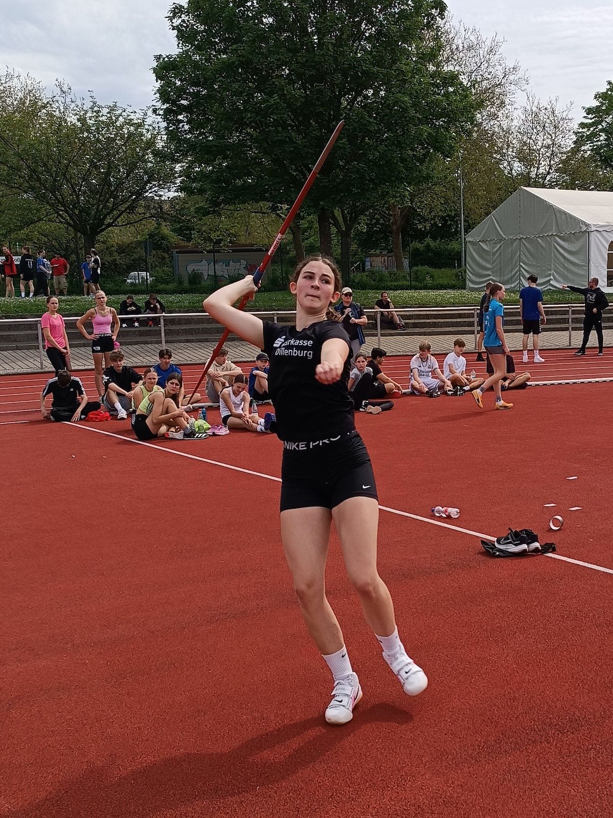 Zwei Leichtathletik-Mannschaften im Landesentscheid