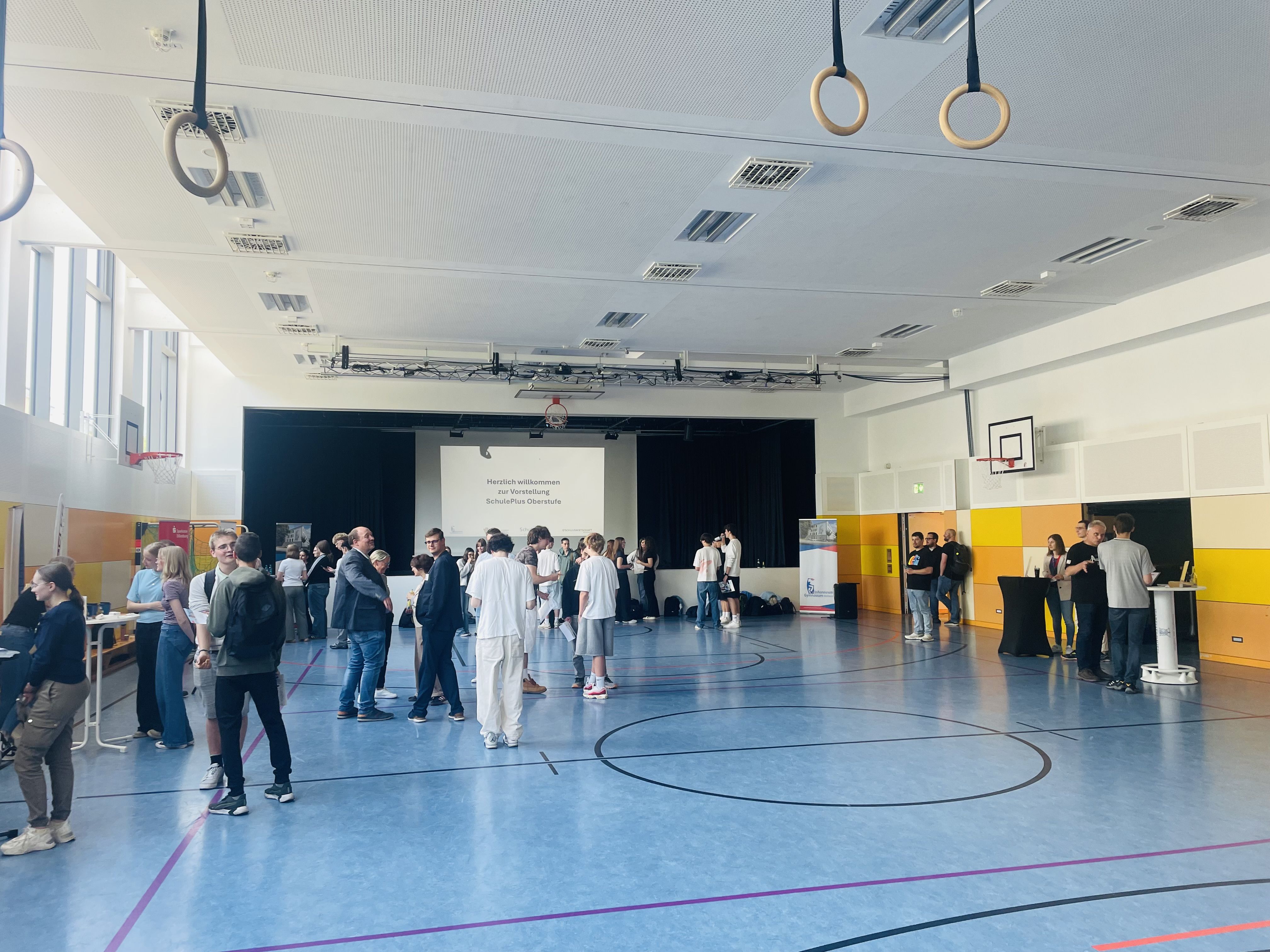 SchulePlus Oberstufe startet im Lahn-Dill-Kreis